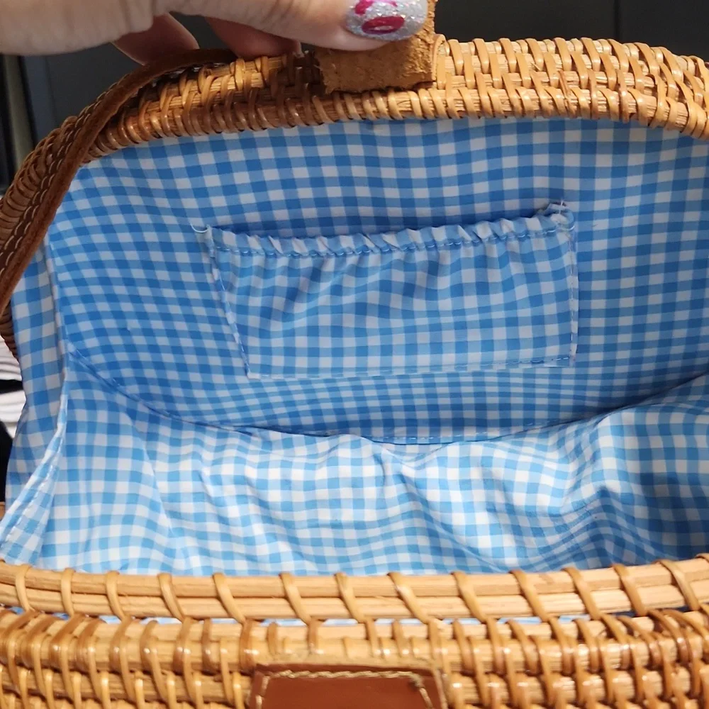 Oval - Picture 4 of 7